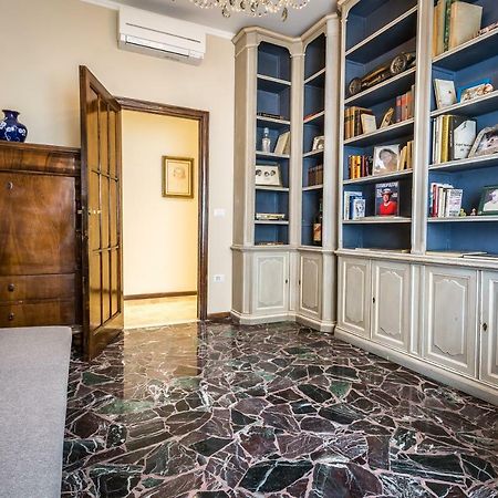 Ferrhouse Charm In Florence Two Lifts Exterior photo